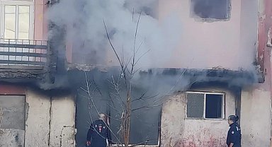 Elazığ'da metruk binada yangını