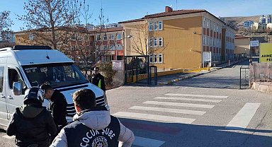 Elazığ'da okul önü denetimleri sürüyor