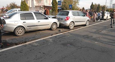 Elazığ'da zincirleme kaza: 5 araç hasar aldı