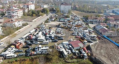 Elazığ'daki araç mezarlığında 500 milyonluk servet çürüyor