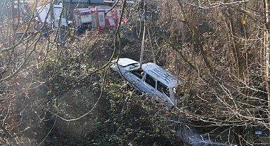 Emekli aylığını çekmek için evden çıkmıştı, dere yatağında otomobilde cesedi bulundu