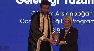 Emine Erdoğan: "Bu vatan, tüm alanlarda ve sınırlarda, gençliğimize emanet"