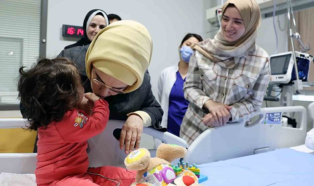 Emine Erdoğan'dan Gazzeli hasta çocuklara şefkat eli