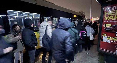 Eminönü-Alibeyköy tramvay hattında arıza: Vatandaşların mağduriyeti kameralara yansıdı