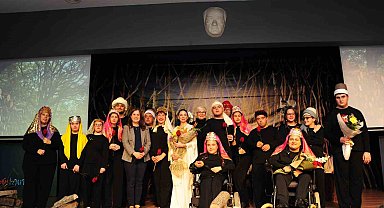 Engel tanımayan sahne performansına büyük alkış