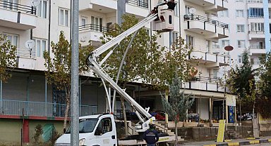 Ergani'de aydınlatma direkleri onarıma alındı