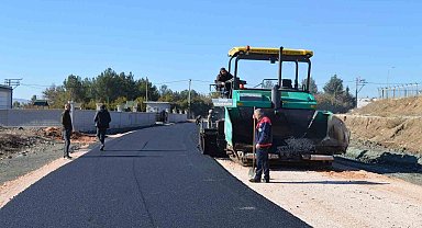 Ergani'de yol yapım çalışmaları sürüyor