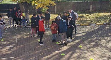 ERU Spor Bilimleri Fakültesi'nden 'Bir gün değil her gün yanınızdayız' etkinliği