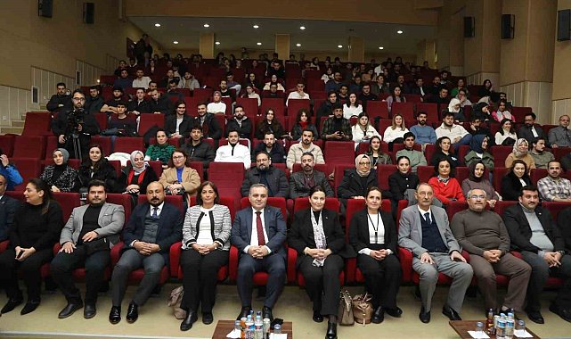 ERÜ' de "Türkiye Yüzyılı'nda Güvenli ve Yeşil Yapılar" konulu panel düzenlendi