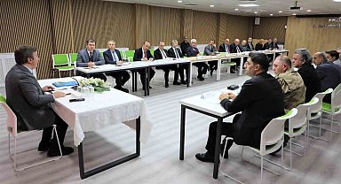 Erzincan'da vali yardımcıları ve birim amirlerinin katılımıyla toplantı yapıldı