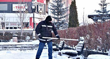 Erzurum'da kar ve soğuk etkisini sürdürüyor