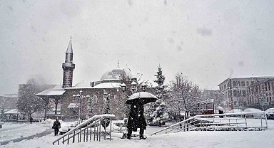 Erzurum'da okullara 1 günlük kar tatili