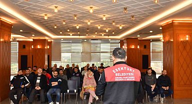 Esenyurt Belediyesi'nden mahalle afet gönüllülerine deprem bilinci eğitimi