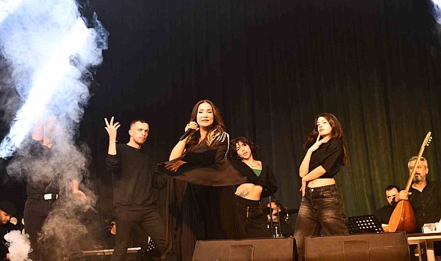 Esenyurt'ta 2.Kardeş Festivali'nde Doğu Anadolu gecesi rüzgarı