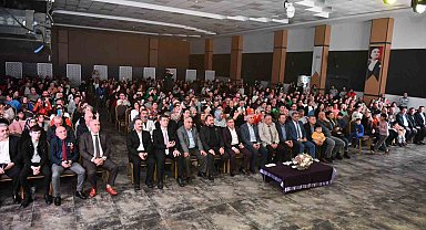 Esenyurt'ta düzenlenen Kardeş Kültürler Festivali'nde sanatçı Selçuk Balcı sahne aldı