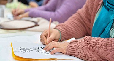 Esenyurtlu kadınlar, belediyenin açtığı kurslarda meslek öğreniyor