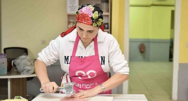 Esenyurtlular Aşçı Yardımcılığı Kursu'nda çeşitli eğitimler alıyor