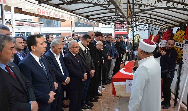 Eski Bakan Şükrü Yürür son yolculuğuna uğurlandı