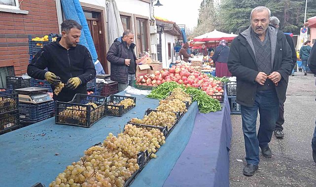 Eskişehir'de üzüm pazar tezgâhlarına veda ediyor