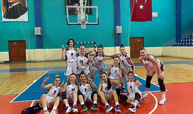 ESTÜ Erkek ve Kadın Basketbol Takımları Kütahya'da şampiyonluk yaşadı