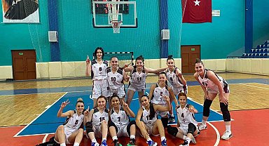ESTÜ Erkek ve Kadın Basketbol Takımları Kütahya'da şampiyonluk yaşadı
