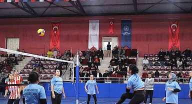 Ev ekonomisine katkı sağlayan kadınlardan kurulan takım sonunda rakip buldu