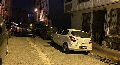 Evini dikizlediğini iddia eden komşusunun evine pompalı tüfekle mermi yağdırdı... Korku dolu anlar kamerada