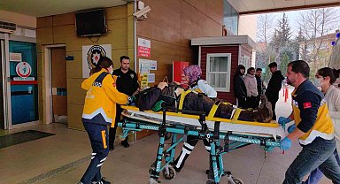 Fabrika çatısından düşen işçi yaralandı