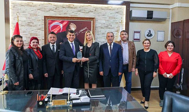Fadıloğlu'ndan sınav öncesi ortaokul ve lise öğrencilerine moral