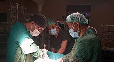 Fethi Sekin Şehir Hastanesi'nde ilk defa çocuk hastaya timektomi ameliyatı yapıldı