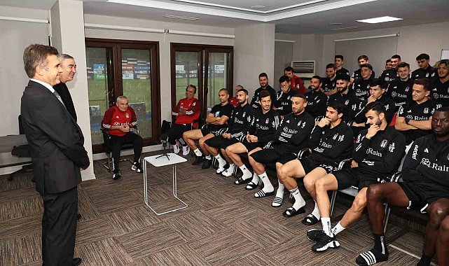 Feyyaz Uçar ile Samet Aybaba, Beşiktaşlı futbolcularla buluştu