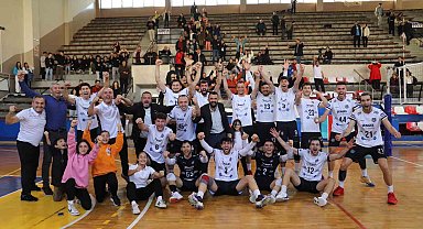 Filenin efelerini rakibini mağlup etti