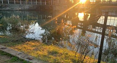 Fren yerine gaz bastı, baraj gölüne uçtu: 7 yaralı