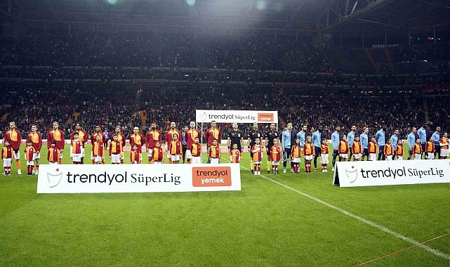 Galatasaray - Adana Demirspor maçını statta 45 bin 560 taraftar izledi