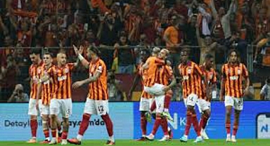 Galatasaray iç sahadaki yenilmezlik serinini 24'e çıkardı