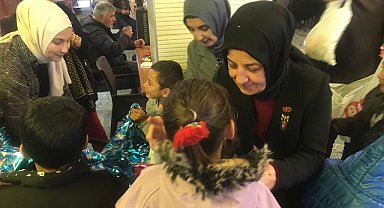 Gazi ve şehit aileleri depremzede öğrenci ve öğretmenleriyle buluştu