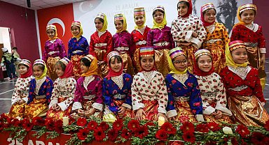 Gaziantep Kolej Vakfı'nda Antep Savunması öğrenciler tarafından sahnelendi