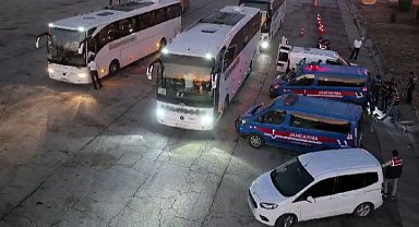 Gaziantep'te 1 kilo eroin, 7 kilo skunk ile 1 ton kaçak tütün ele geçirildi