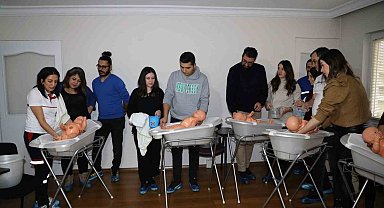 Gebe okulunda anne-babalara eğitimler devam ediyor