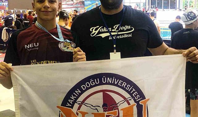 Genç yüzücü Akman Tüzünkan rekorlarla KKTC'ye döndü
