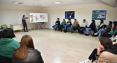 Gençlerle flört şiddeti konuşuldu