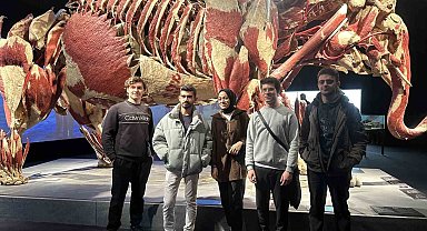 Gerçek hayvanların anatomi sergisinde 3.2 ton ağırlığındaki fil Samba İstanbulluların ilgi odağı oldu