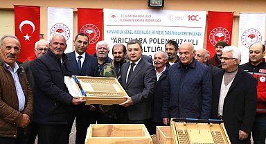 Gümüşhane'de arıcılara bin 320 adet polen tuzaklı kovan altlığı dağıtıldı