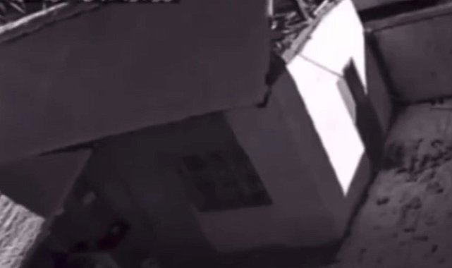 Gümüşhane'nin Kelkit ilçesinde yaşanan deprem güvenlik kameralarına yansıdı
