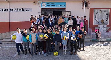 Gürsu'daki okullara Başkan Işık'tan spor desteği