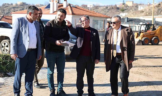 Hacılar'da yol çalışmaları tüm hızıyla sürüyor