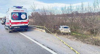Hafif ticari araç yayalara çarptı: 2 ölü