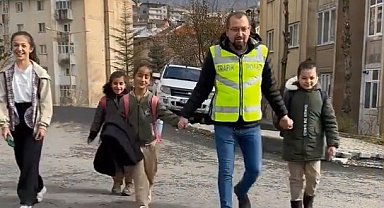 Hakkari polisinden okul tedbiri