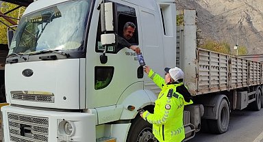Hakkari'de kış lastiği uygulaması