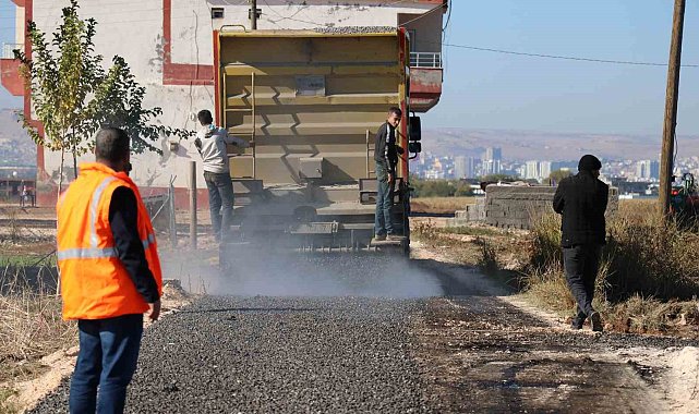 Haliliye'de asfalt atağı sürüyor